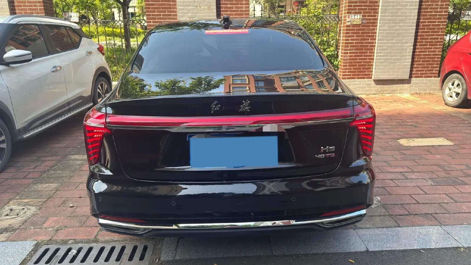 2024 HongQi H5 2.0T 224HP L4 8AT,autocango,china used car exporter,china ev exporter,chinese used car exporter,chinese used ev exporter