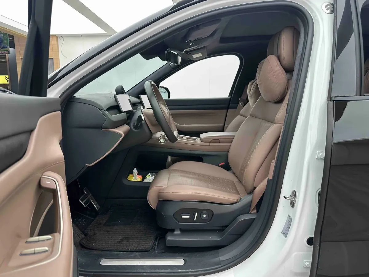 2024 Porsche Macan All-Electric BEV 100KWH,autocango,china used car exporter,china ev exporter,chinese used car exporter,chinese used ev exporter