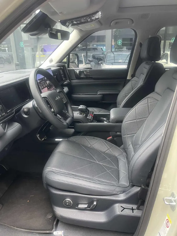 2025 FangChengBao Bao 5 1.5T 194HP L4 E-CVT PHEV 31.8KWH,autocango,china used car exporter,china ev exporter,chinese used car exporter,chinese used ev exporter