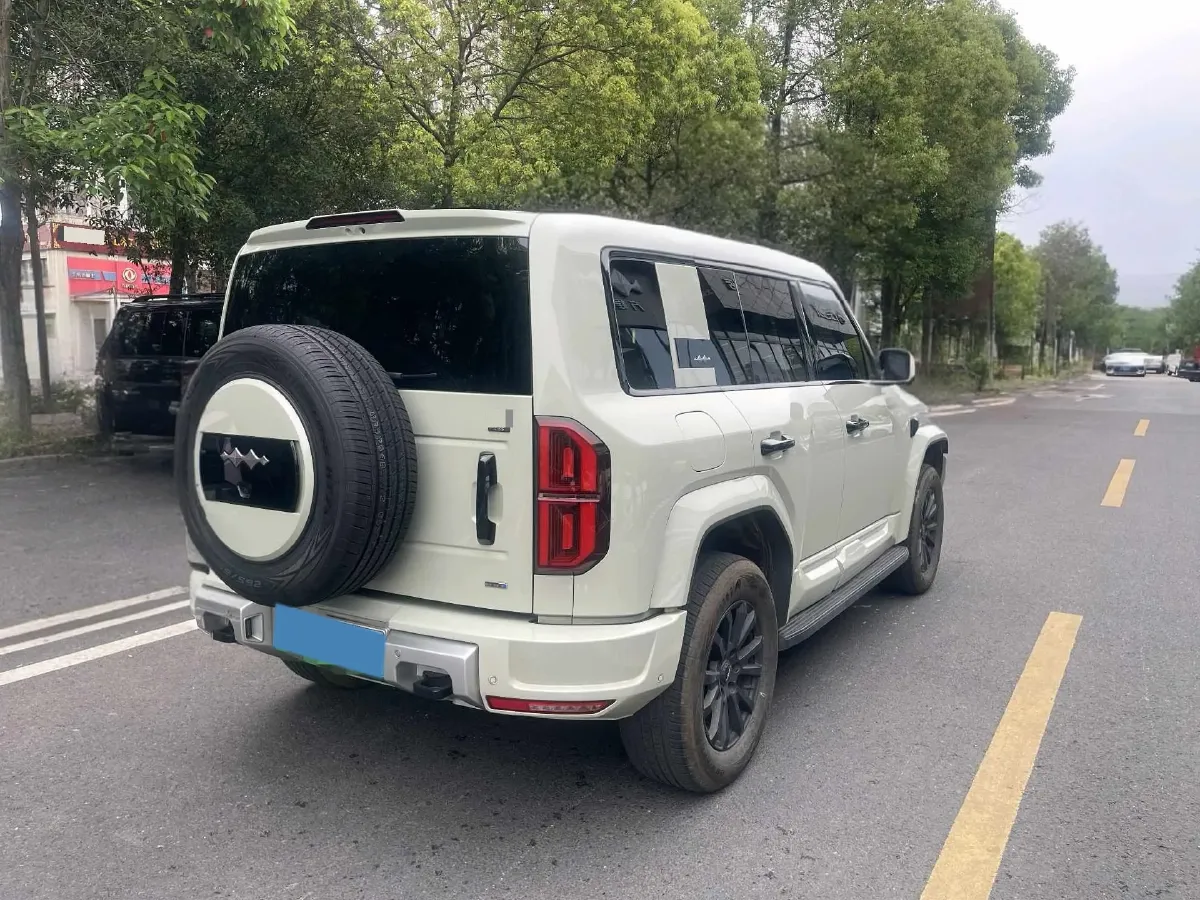 2025 FangChengBao Bao 5 1.5T 194HP L4 E-CVT PHEV 31.8KWH,autocango,china used car exporter,china ev exporter,chinese used car exporter,chinese used ev exporter