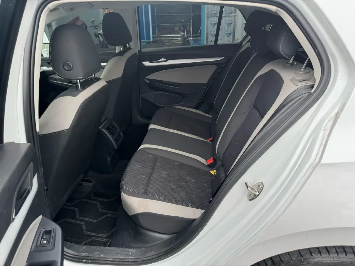 2023 Volkswagen Golf 1.2T 116HP L4 7DCT,autocango,china used car exporter,china ev exporter,chinese used car exporter,chinese used ev exporter