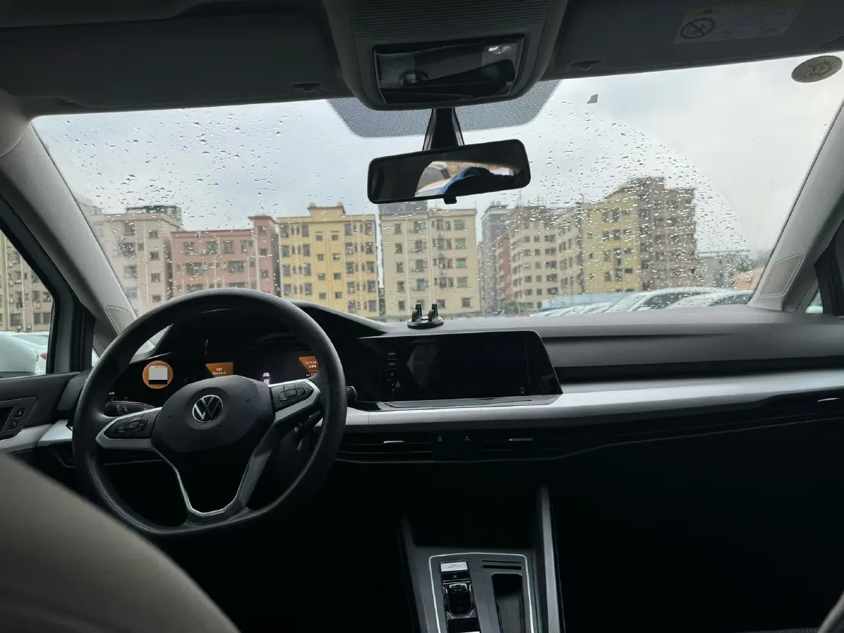 2023 Volkswagen Golf 1.2T 116HP L4 7DCT,autocango,china used car exporter,china ev exporter,chinese used car exporter,chinese used ev exporter