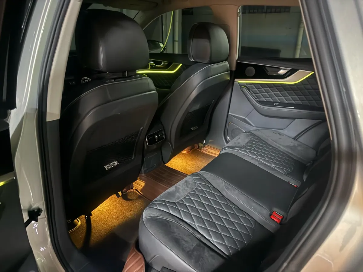 2019 HongQi HS5 2.0T 224HP L4 6AT,autocango,china used car exporter,china ev exporter,chinese used car exporter,chinese used ev exporter