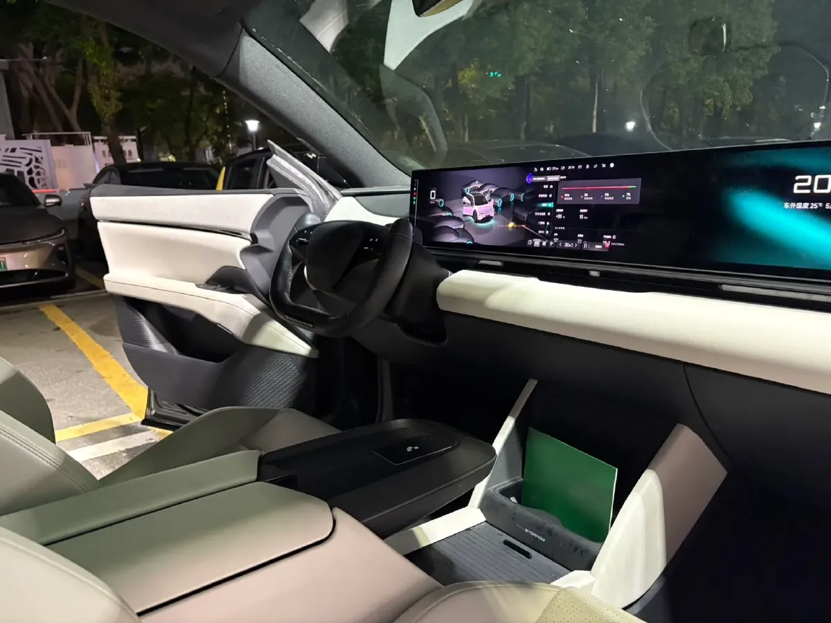 2023 Honda CR-V 2.0L 150HP L4 E-CVT PHEV 17.7KWH,autocango,china used car exporter,china ev exporter,chinese used car exporter,chinese used ev exporter