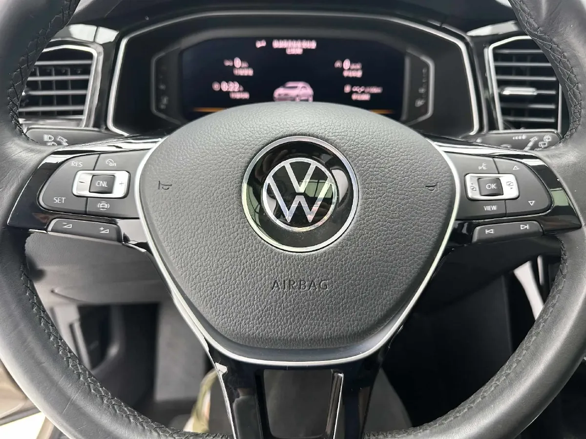 2022 Volkswagen T-Roc 1.4T 150HP L4 7DCT,autocango,china used car exporter,china ev exporter,chinese used car exporter,chinese used ev exporter