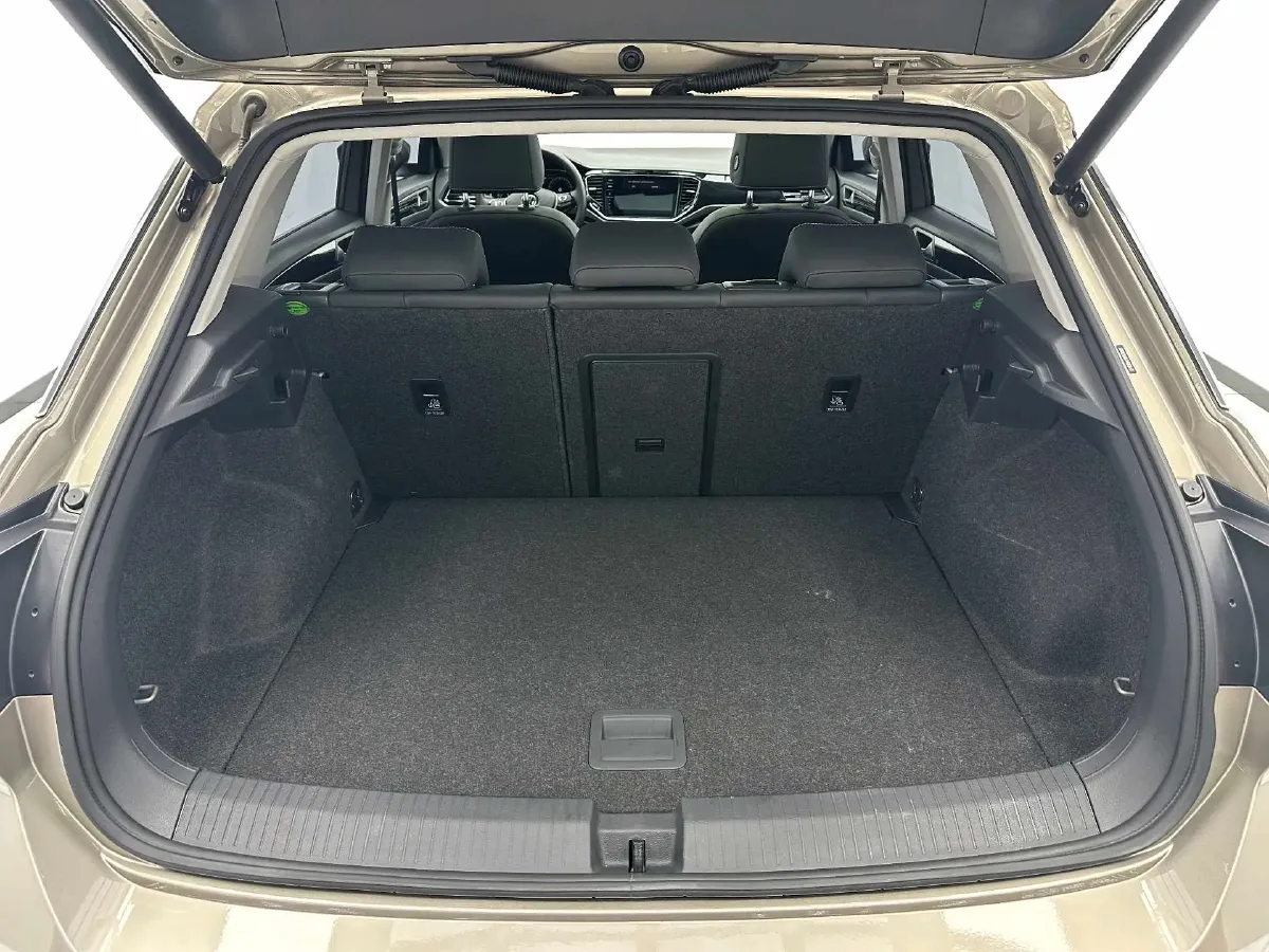 2022 Volkswagen T-Roc 1.4T 150HP L4 7DCT,autocango,china used car exporter,china ev exporter,chinese used car exporter,chinese used ev exporter