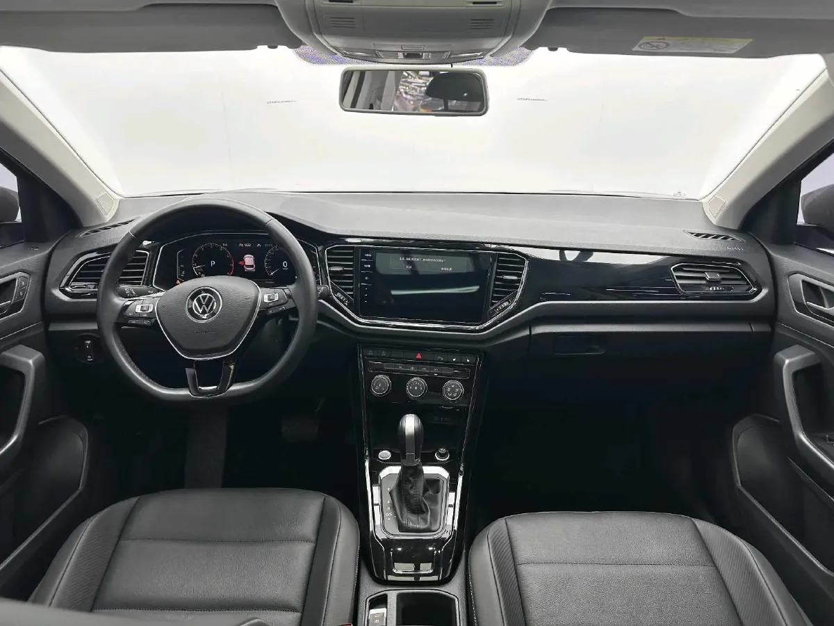 2022 Volkswagen T-Roc 1.4T 150HP L4 7DCT,autocango,china used car exporter,china ev exporter,chinese used car exporter,chinese used ev exporter