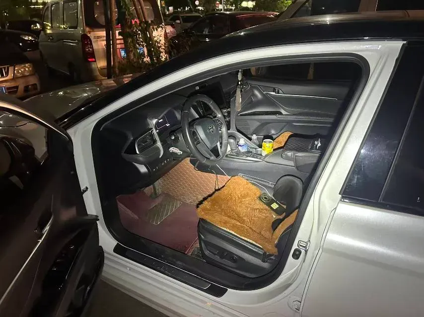 2022 Toyota Camry 2.5L 209HP L4 8AT,autocango,china used car exporter,china ev exporter,chinese used car exporter,chinese used ev exporter