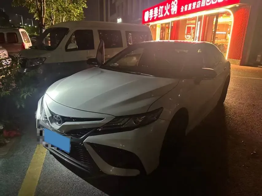 2022 Toyota Camry 2.5L 209HP L4 8AT,autocango,china used car exporter,china ev exporter,chinese used car exporter,chinese used ev exporter