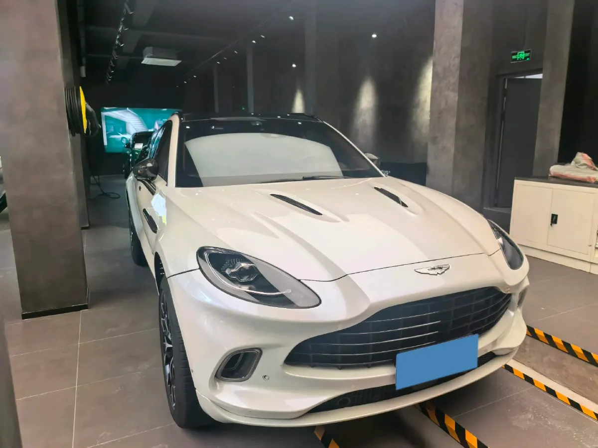 2021 Aston Martin DBX 4.0T 550HP V8 9AT,autocango,china used car exporter,china ev exporter,chinese used car exporter,chinese used ev exporter
