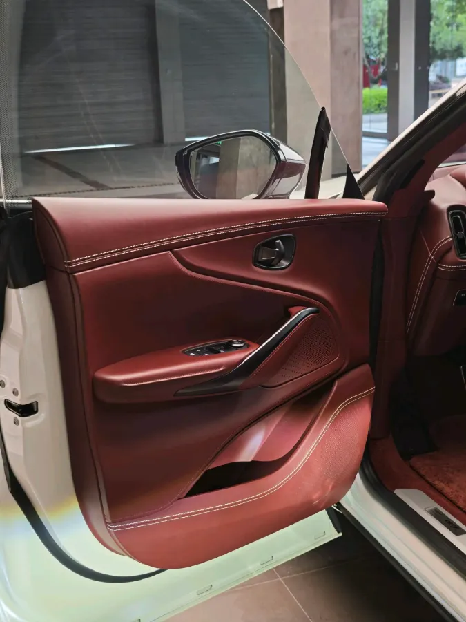 2021 Aston Martin DBX 4.0T 550HP V8 9AT,autocango,china used car exporter,china ev exporter,chinese used car exporter,chinese used ev exporter