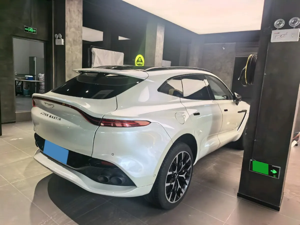 2021 Aston Martin DBX 4.0T 550HP V8 9AT,autocango,china used car exporter,china ev exporter,chinese used car exporter,chinese used ev exporter