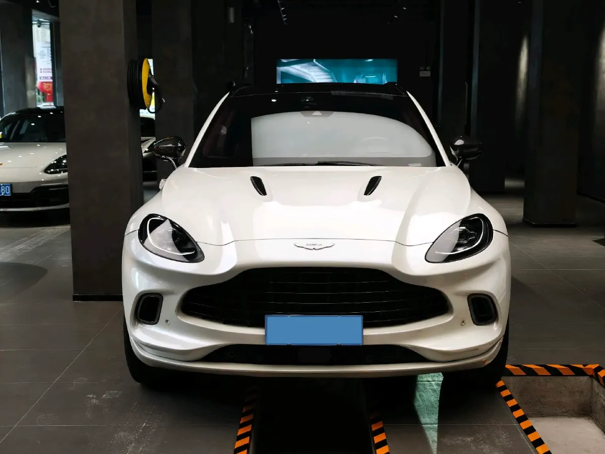 2021 Aston Martin DBX 4.0T 550HP V8 9AT,autocango,china used car exporter,china ev exporter,chinese used car exporter,chinese used ev exporter
