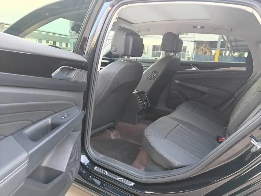 2025 Volkswagen Passat 2.0T 186HP L4 7DCT,autocango,china used car exporter,china ev exporter,chinese used car exporter,chinese used ev exporter