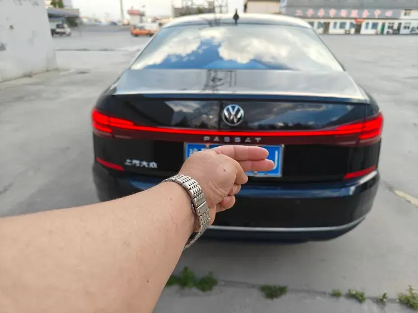2025 Volkswagen Passat 2.0T 186HP L4 7DCT,autocango,china used car exporter,china ev exporter,chinese used car exporter,chinese used ev exporter