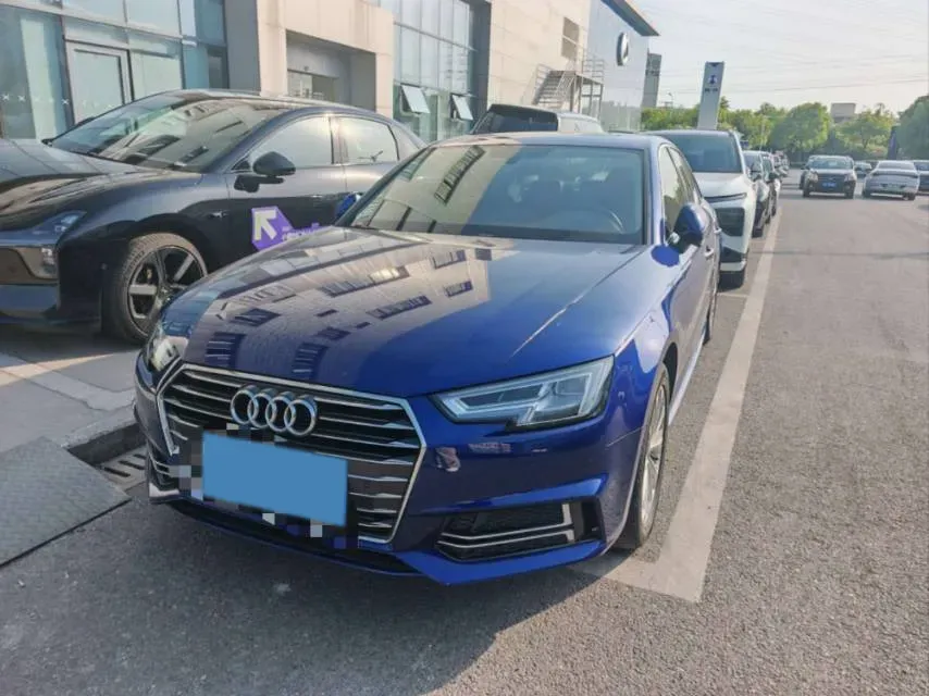 2019 Audi A4L 2.0T 190HP L4 7DCT,autocango,china used car exporter,china ev exporter,chinese used car exporter,chinese used ev exporter