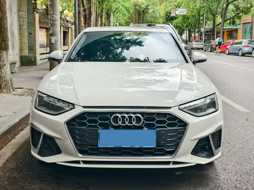2023 Audi A4L 2.0T 190HP L4 7DCT,autocango,china used car exporter,china ev exporter,chinese used car exporter,chinese used ev exporter