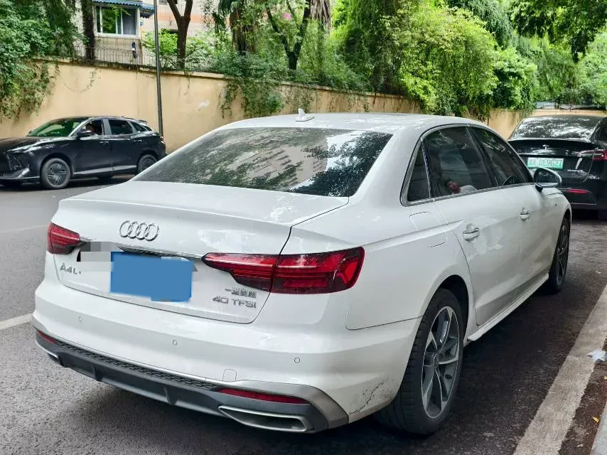 2023 Audi A4L 2.0T 190HP L4 7DCT,autocango,china used car exporter,china ev exporter,chinese used car exporter,chinese used ev exporter