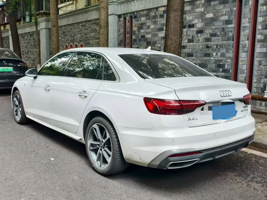 2023 Audi A4L 2.0T 190HP L4 7DCT,autocango,china used car exporter,china ev exporter,chinese used car exporter,chinese used ev exporter
