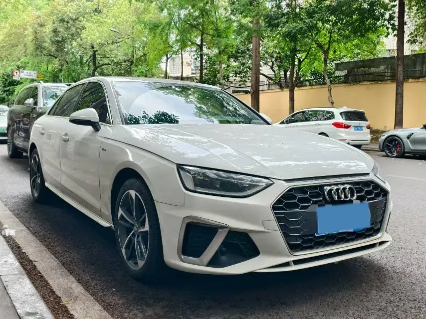 2023 Audi A4L 2.0T 190HP L4 7DCT,autocango,china used car exporter,china ev exporter,chinese used car exporter,chinese used ev exporter