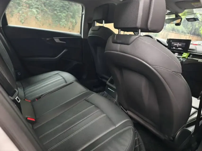 2023 Audi A4L 2.0T 190HP L4 7DCT,autocango,china used car exporter,china ev exporter,chinese used car exporter,chinese used ev exporter