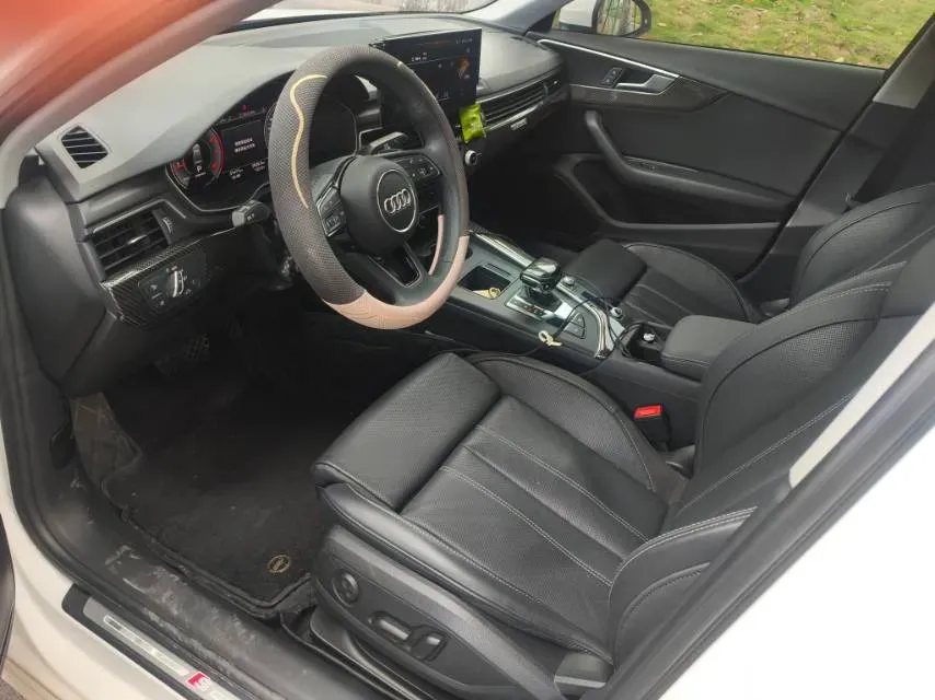2023 Audi A4L 2.0T 190HP L4 7DCT,autocango,china used car exporter,china ev exporter,chinese used car exporter,chinese used ev exporter