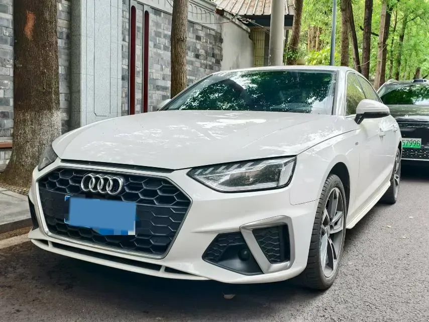 2023 Audi A4L 2.0T 190HP L4 7DCT,autocango,china used car exporter,china ev exporter,chinese used car exporter,chinese used ev exporter