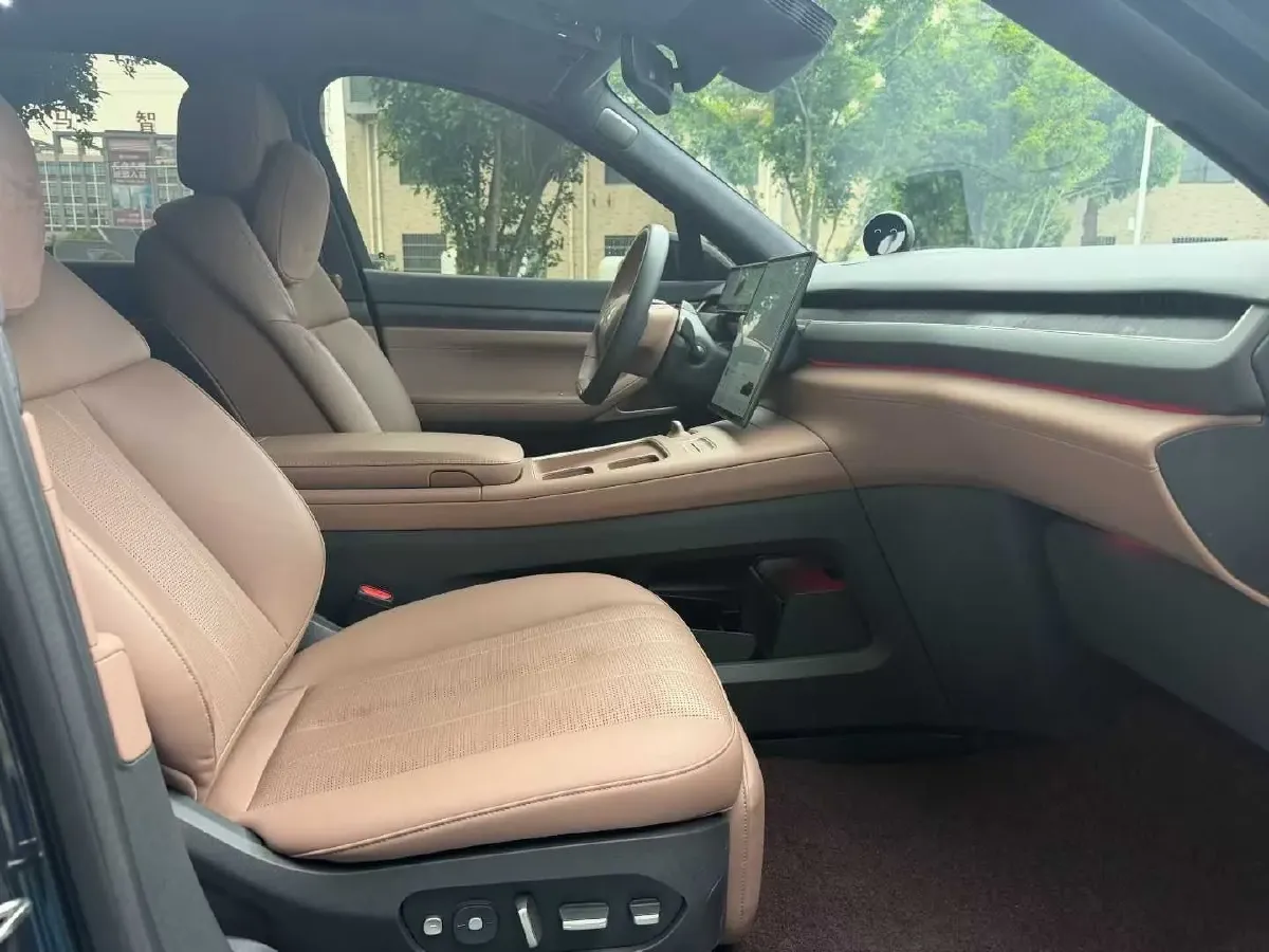 2024 Porsche Macan All-Electric BEV 100KWH,autocango,china used car exporter,china ev exporter,chinese used car exporter,chinese used ev exporter