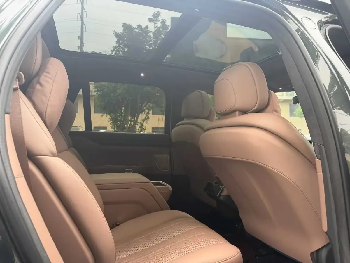 2024 Porsche Macan All-Electric BEV 100KWH,autocango,china used car exporter,china ev exporter,chinese used car exporter,chinese used ev exporter