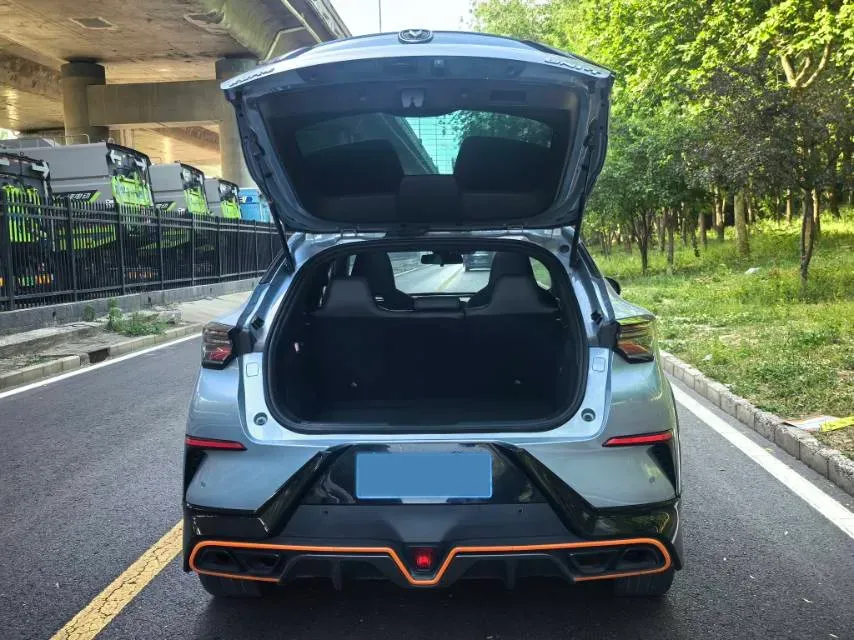 2022 ChangAn UNI-T 1.5T 188HP L4 7DCT,autocango,china used car exporter,china ev exporter,chinese used car exporter,chinese used ev exporter