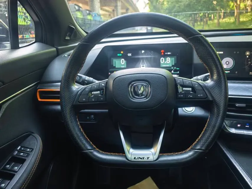 2022 ChangAn UNI-T 1.5T 188HP L4 7DCT,autocango,china used car exporter,china ev exporter,chinese used car exporter,chinese used ev exporter