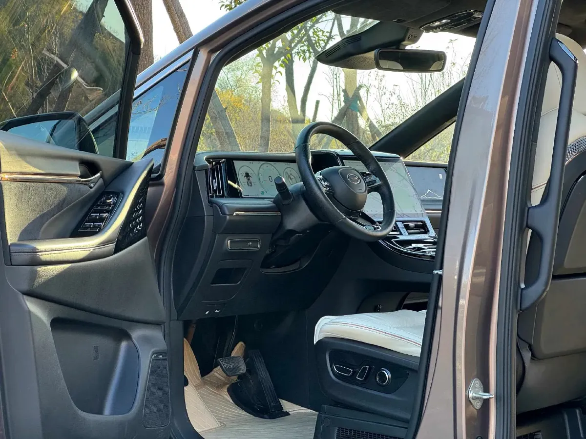 2023 GAC Trumpchi M8 2.0T 252HP L4 8AT,autocango,china used car exporter,china ev exporter,chinese used car exporter,chinese used ev exporter