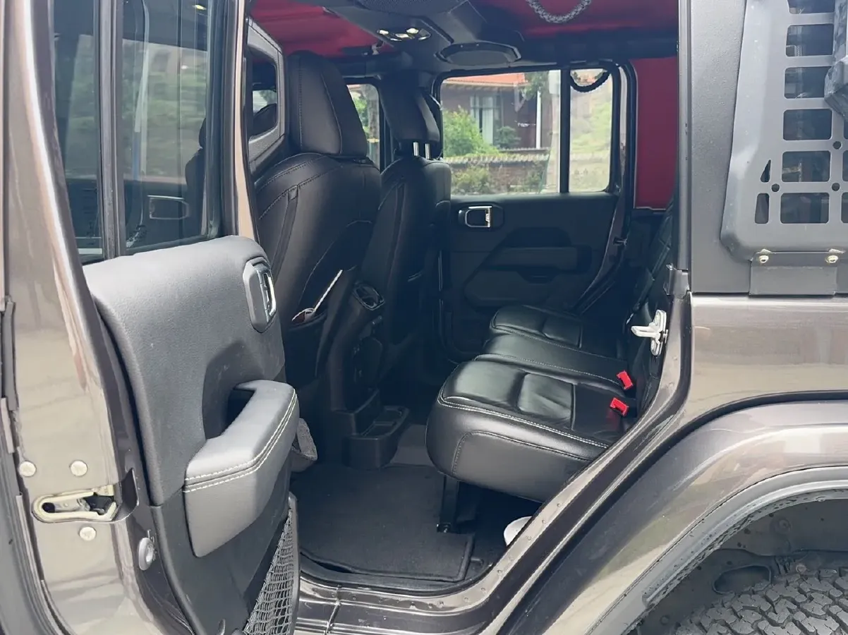 2021 Jeep Wrangler 2.0T 266HP L4 8AT,autocango,china used car exporter,china ev exporter,chinese used car exporter,chinese used ev exporter