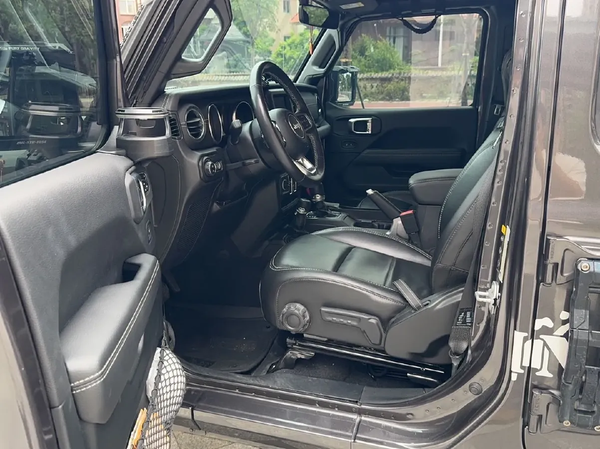 2021 Jeep Wrangler 2.0T 266HP L4 8AT,autocango,china used car exporter,china ev exporter,chinese used car exporter,chinese used ev exporter