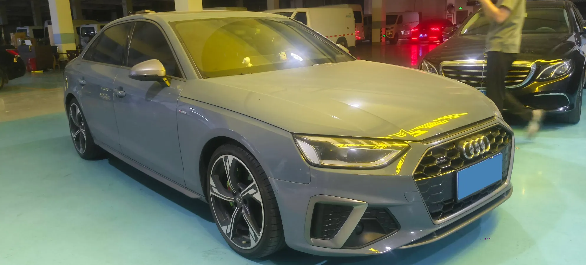 2022 Audi A4L 2.0T 190HP L4 7DCT,autocango,china used car exporter,china ev exporter,chinese used car exporter,chinese used ev exporter