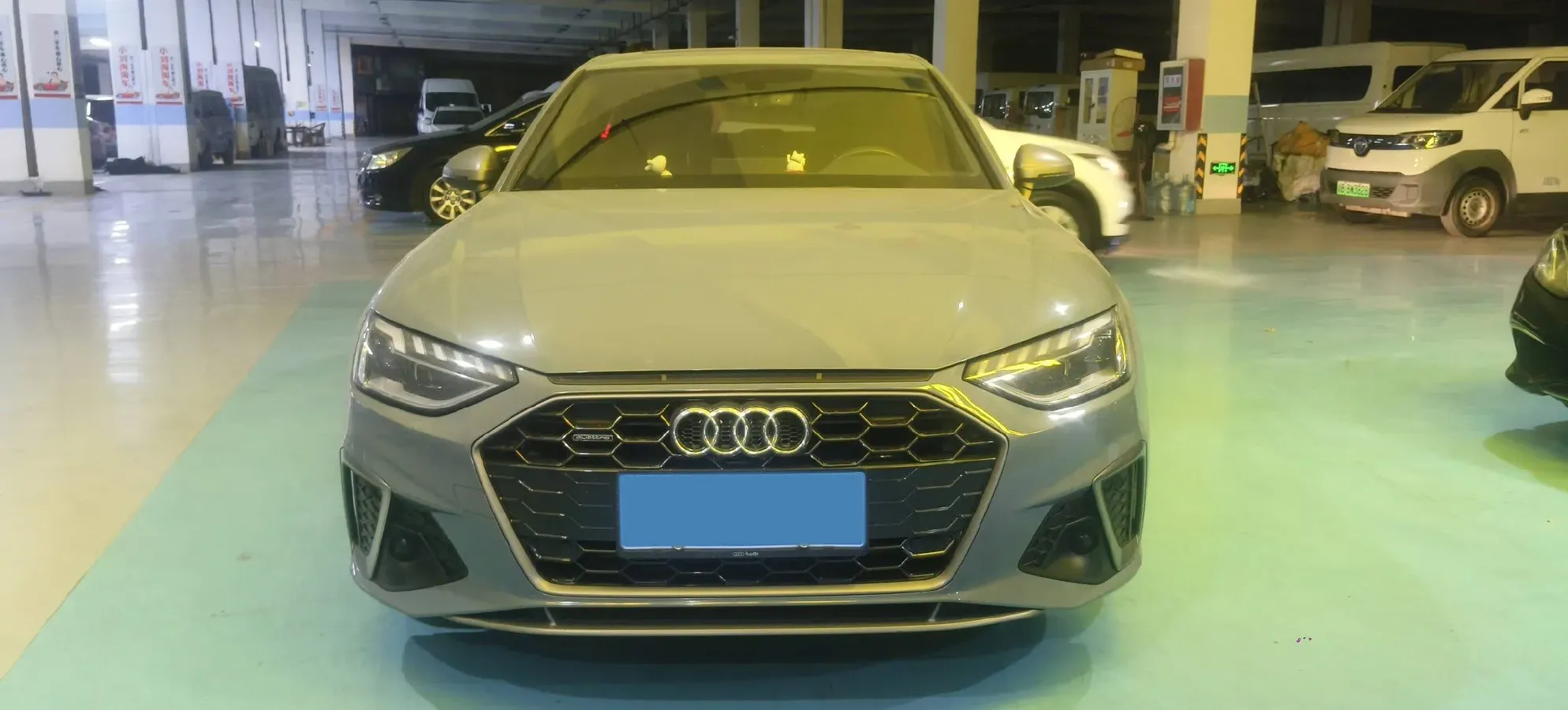 2022 Audi A4L 2.0T 190HP L4 7DCT,autocango,china used car exporter,china ev exporter,chinese used car exporter,chinese used ev exporter