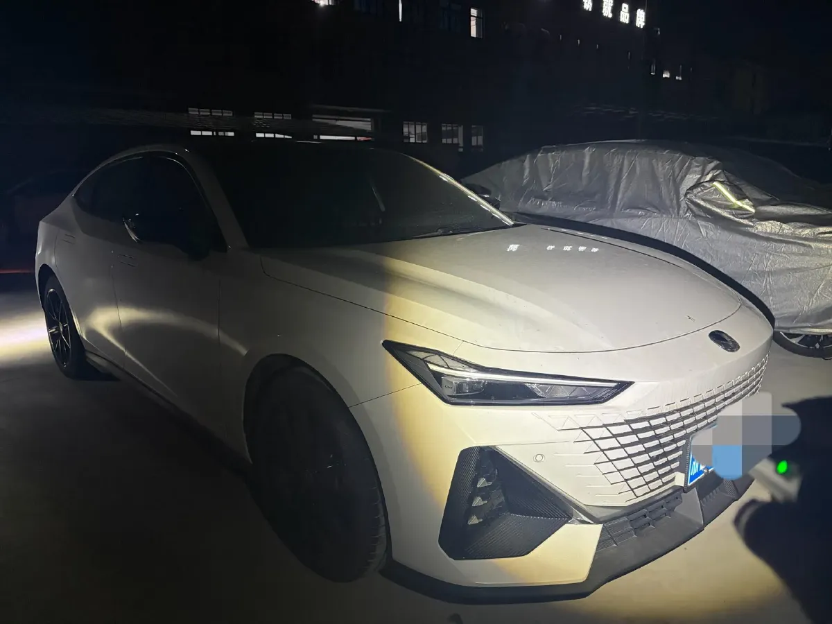 2024 ChangAn UNI-V 1.5T 188HP L4 7DCT,autocango,china used car exporter,china ev exporter,chinese used car exporter,chinese used ev exporter
