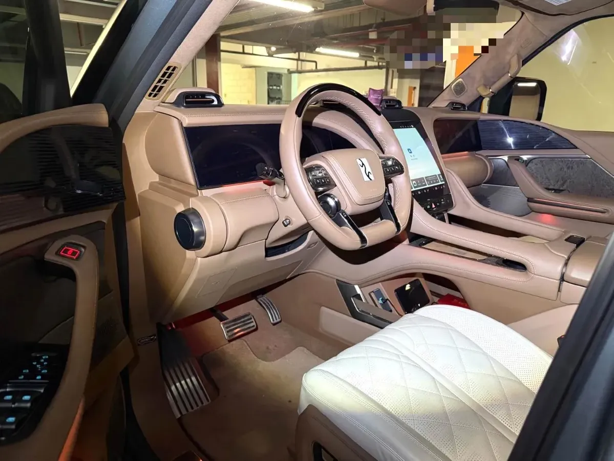 2023 YangWang U8 2.0T 272HP L4 REEV 49.05KWH,autocango,china used car exporter,china ev exporter,chinese used car exporter,chinese used ev exporter