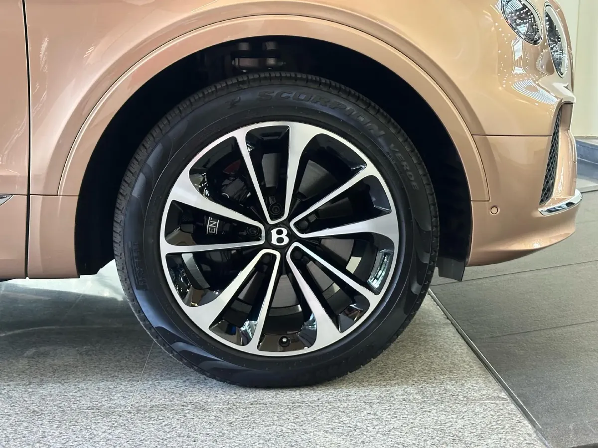 2023 Bentley Bentayga 4.0T 550HP V8 8AT,autocango,china used car exporter,china ev exporter,chinese used car exporter,chinese used ev exporter