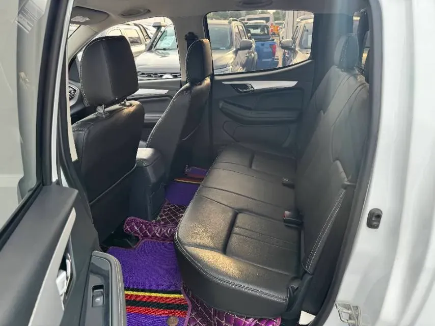 2020 Isuzu RE-MAX Jim 2.8T 120HP L4 5MT,autocango,china used car exporter,china ev exporter,chinese used car exporter,chinese used ev exporter