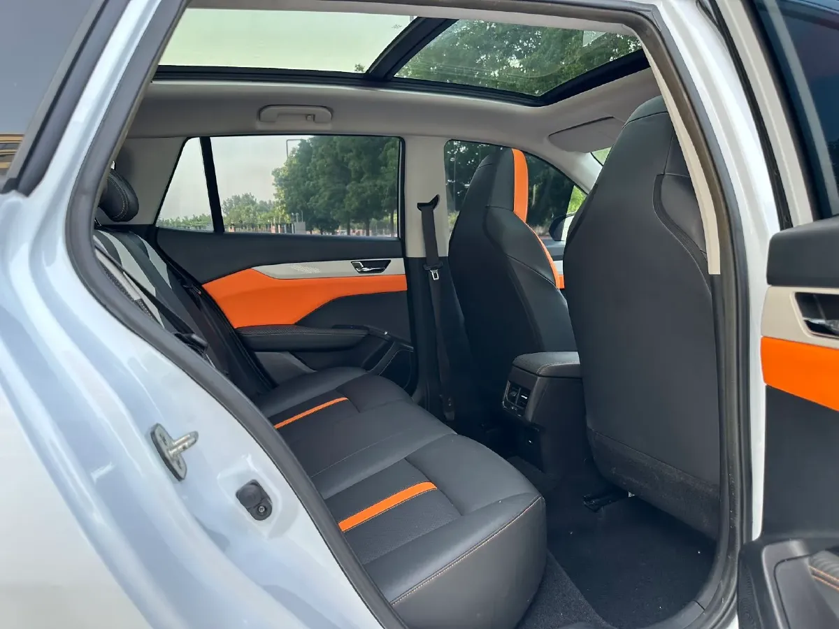 2023 DongFeng Aeolus YiXuan GS 1.5L 125HP L4 6DCT,autocango,china used car exporter,china ev exporter,chinese used car exporter,chinese used ev exporter