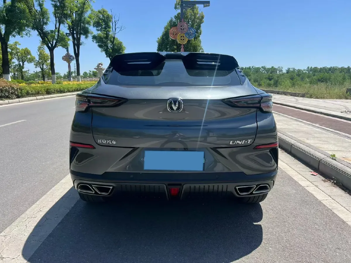 2022 ChangAn UNI-T 1.5T 188HP L4 7DCT,autocango,china used car exporter,china ev exporter,chinese used car exporter,chinese used ev exporter