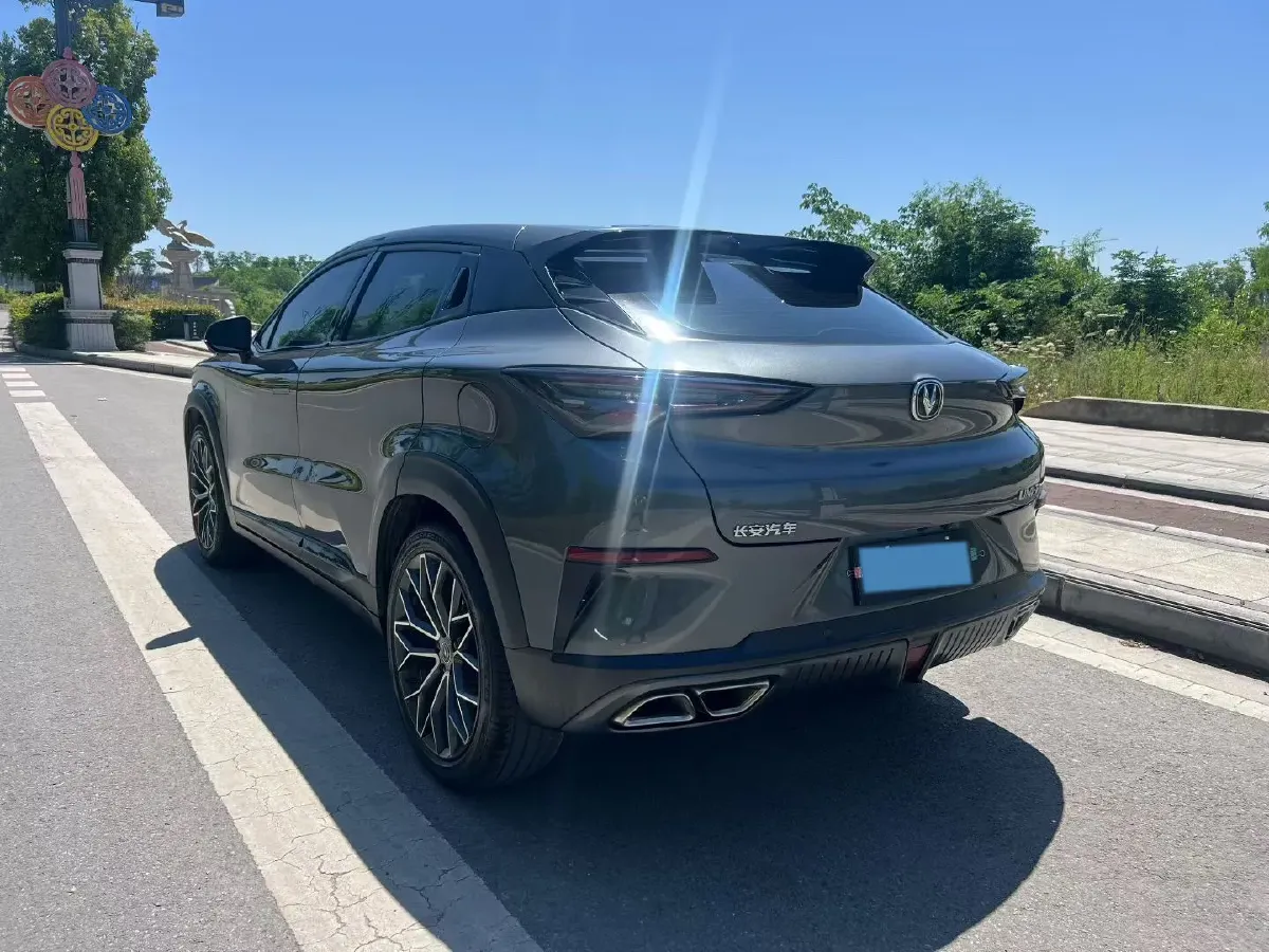 2022 ChangAn UNI-T 1.5T 188HP L4 7DCT,autocango,china used car exporter,china ev exporter,chinese used car exporter,chinese used ev exporter