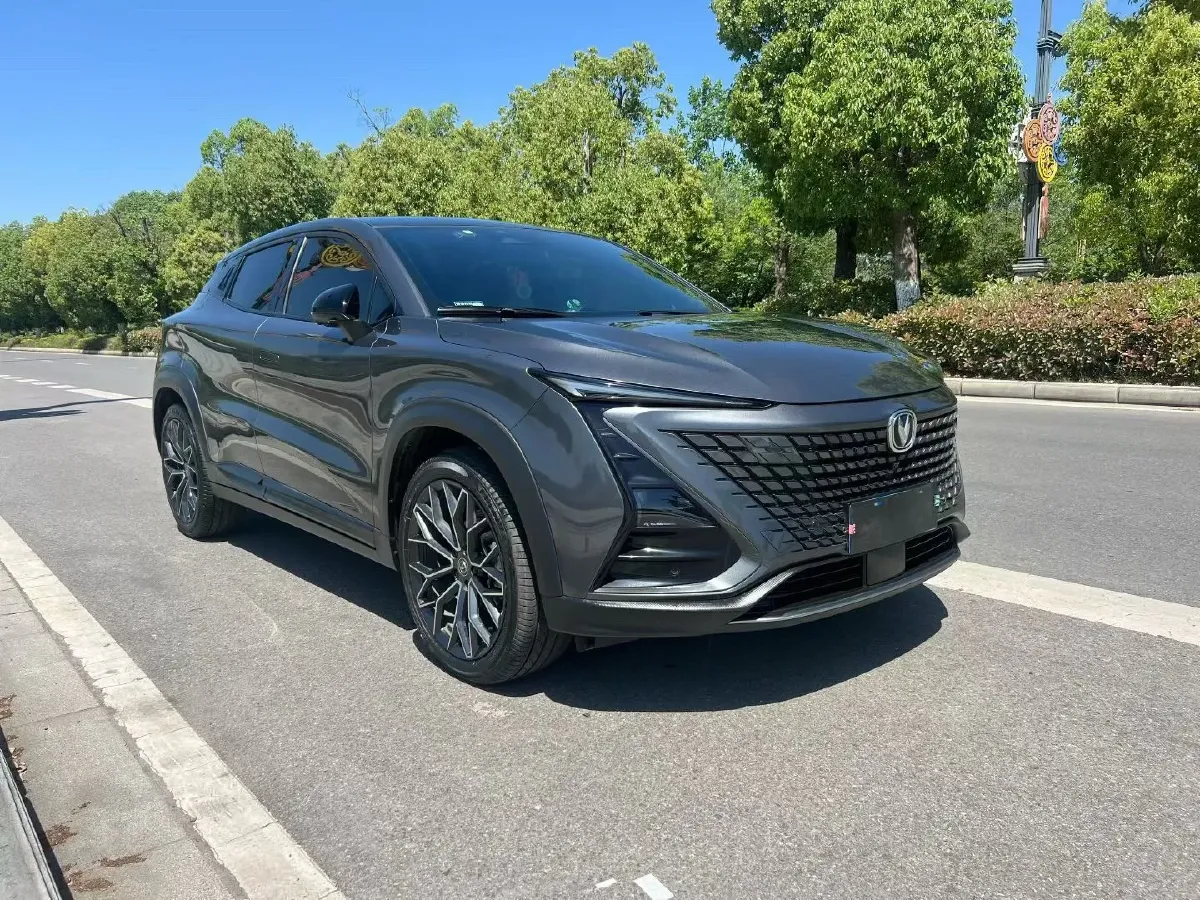 2022 ChangAn UNI-T 1.5T 188HP L4 7DCT,autocango,china used car exporter,china ev exporter,chinese used car exporter,chinese used ev exporter