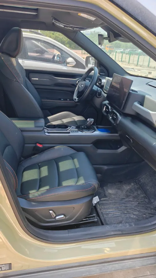 2025 Geely Cowboy 1.5T 181HP L4 7DCT,autocango,china used car exporter,china ev exporter,chinese used car exporter,chinese used ev exporter