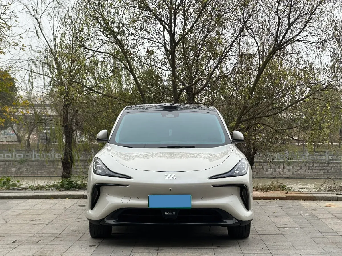 2023 IM LS6 BEV 71KWH,autocango,china used car exporter,china ev exporter,chinese used car exporter,chinese used ev exporter