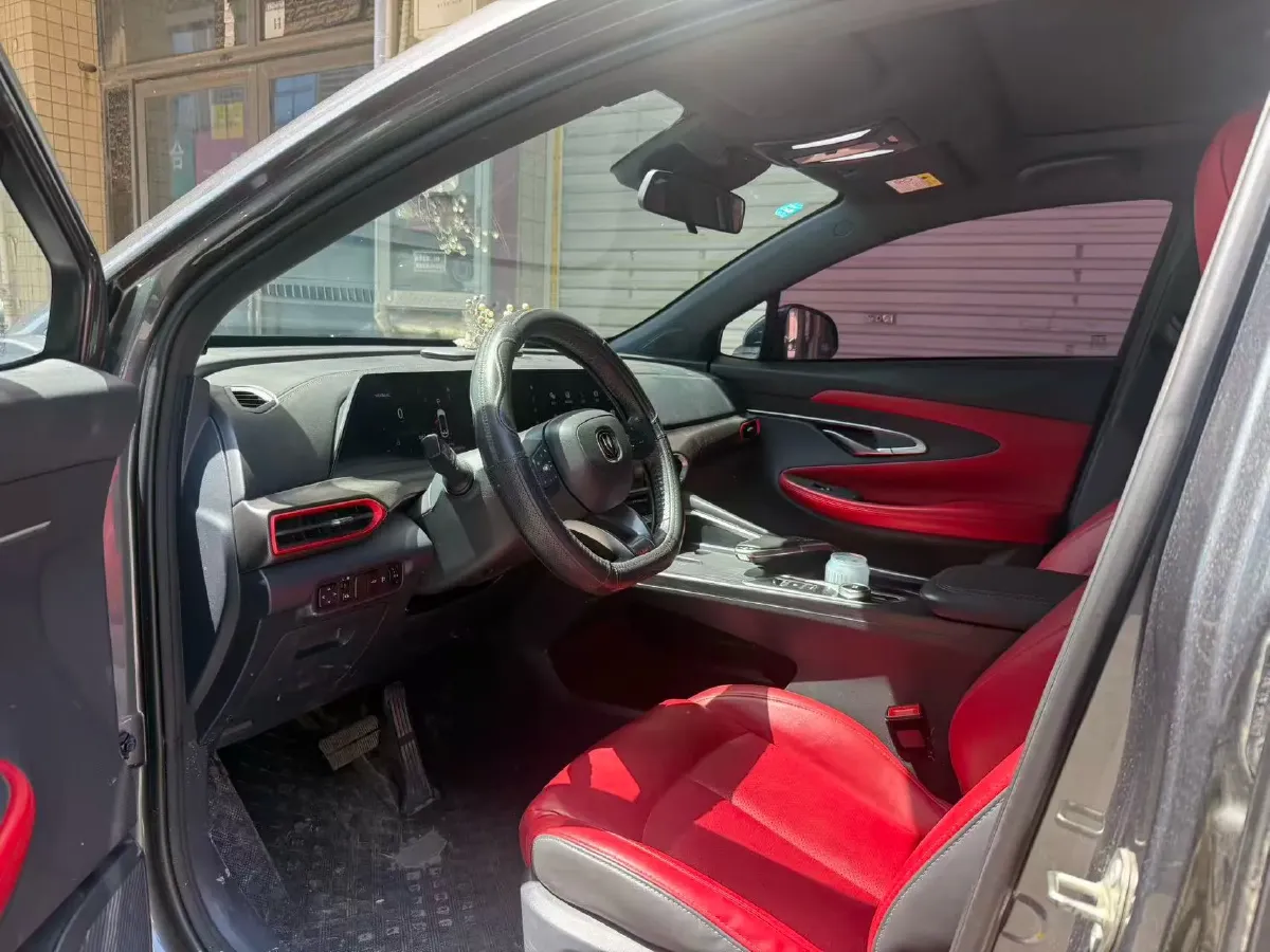 2020 ChangAn UNI-T 1.5T 180HP L4 7DCT,autocango,china used car exporter,china ev exporter,chinese used car exporter,chinese used ev exporter