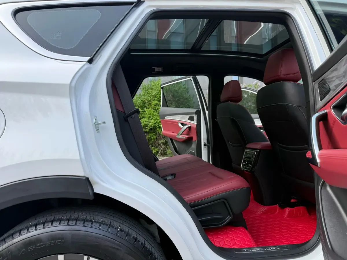2023 ChangAn Oshan X7 Plus 1.5T 188HP L4 7DCT,autocango,china used car exporter,china ev exporter,chinese used car exporter,chinese used ev exporter