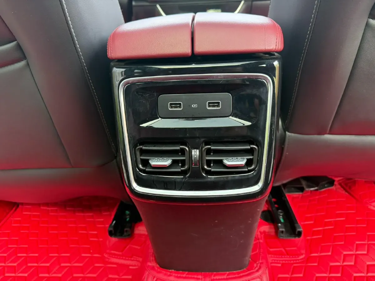 2023 ChangAn Oshan X7 Plus 1.5T 188HP L4 7DCT,autocango,china used car exporter,china ev exporter,chinese used car exporter,chinese used ev exporter