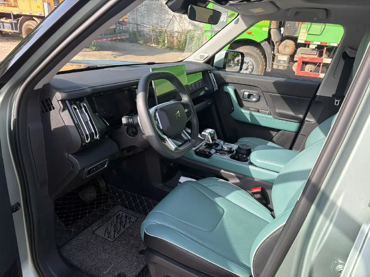 2025 Jetour Traveller 2.0T 254HP L4 7DCT,autocango,china used car exporter,china ev exporter,chinese used car exporter,chinese used ev exporter